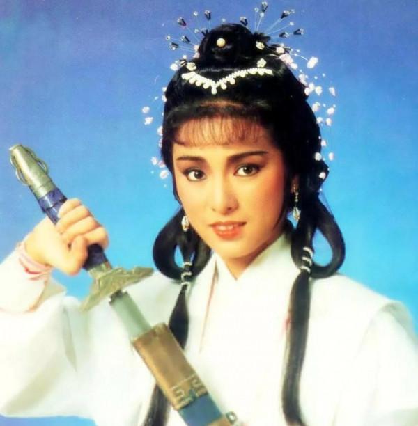 明明是親兄弟姐妹，卻一個爆紅一個落魄，都怪顏值、性格差距大？