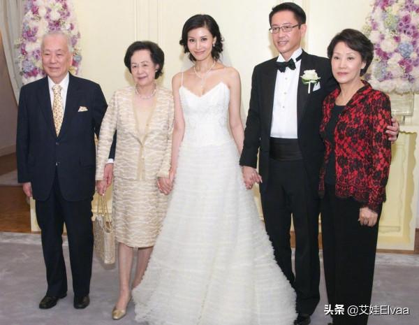 造型大變樣！李嘉欣剪鄰家卷穿小香風年輕10歲，鼻尖美人極具特色