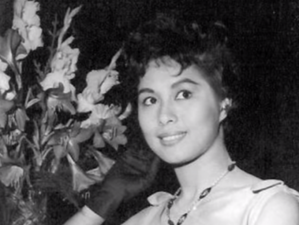 昔日紅星賀蘭被曝已去世2年，好友羅蘭證實死訊，坦言感到很心痛