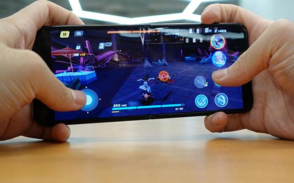 三星Galaxy Z Flip 3可摺疊手機評測:價格只相當於普通旗艦手機 三星Galaxy Z Flip 3可摺疊手機評測:價格只相當於普通旗艦手機