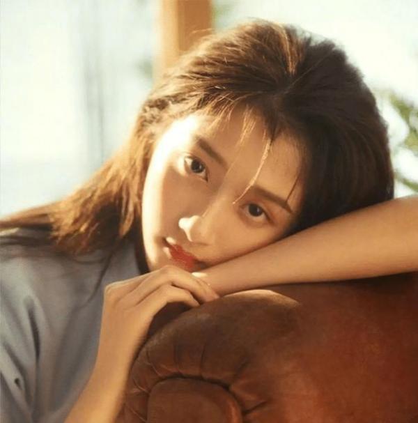 《沉香如屑》還未殺青，成毅又官宣新劇，新女主人氣演技不輸楊紫