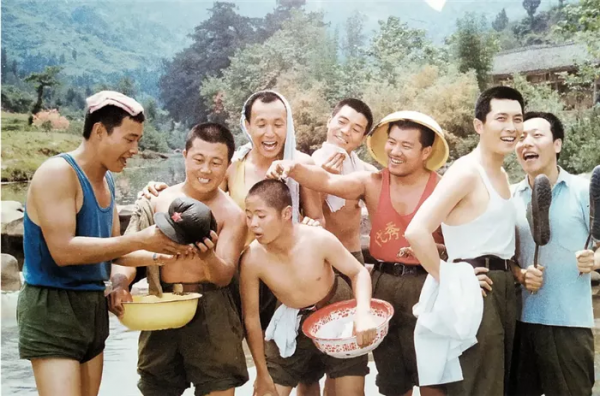 37年後,再看《高山下的花環》,我確信它就是中國戰爭片的天花板 37年後,再看《高山下的花環》,我確信它就是中國戰爭片的天花板