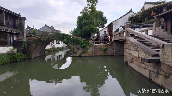 賞中秋燈會，遊夜美周莊