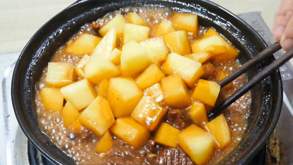 秋冬多給孩子做6道菜,葷素搭配合理,鈣量豐富,常吃個子竄得快 秋冬多給孩子做6道菜,葷素搭配合理,鈣量豐富,常吃個子竄得快