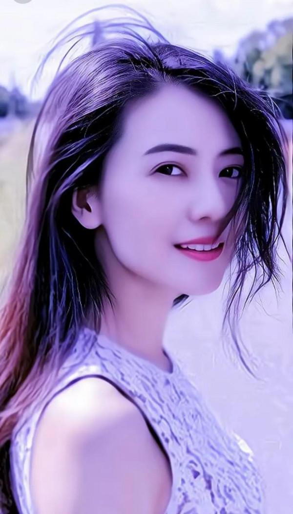 不愧為“國民女神”，在高畫質鏡頭下展現了不一般的高圓圓