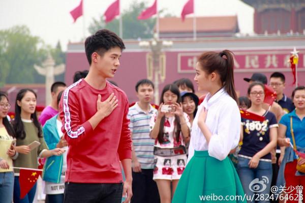 陽光少年劉昊然和關曉彤的合照,你喜歡他們合唱的歌曲嗎? 陽光少年劉昊然和關曉彤的合照,你喜歡他們合唱的歌曲嗎?