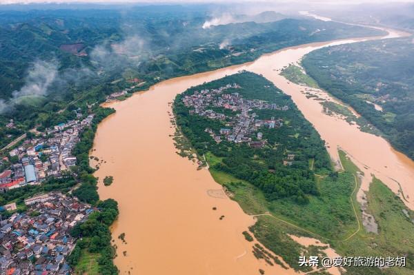 只能坐渡船前往的古鎮，四面環水古建築儲存完整，景色很美