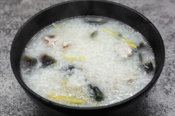 皮蛋瘦肉粥，切忌直接下鍋煮，粵菜師傅教你3招，鮮美濃稠還不腥