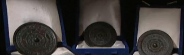 光可以";穿過";西漢青銅鏡把花紋投射到牆上?周總理:把這道理搞清楚 光可以";穿過";西漢青銅鏡把花紋投射到牆上?周總理:把這道理搞清楚