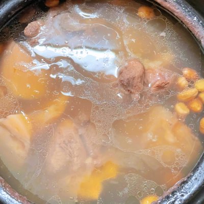 美食新滋味：好吃不膩的蓮藕骨頭湯