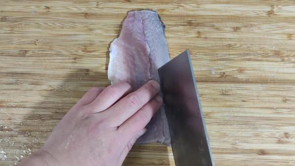 鯽魚去刺這麼簡單，154根骨刺根根去除，吃魚像吃豆腐一樣放心