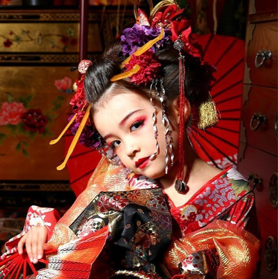 當鬼滅遊郭篇被小朋友還原，伊之助一模一樣，炭治郎過分可愛