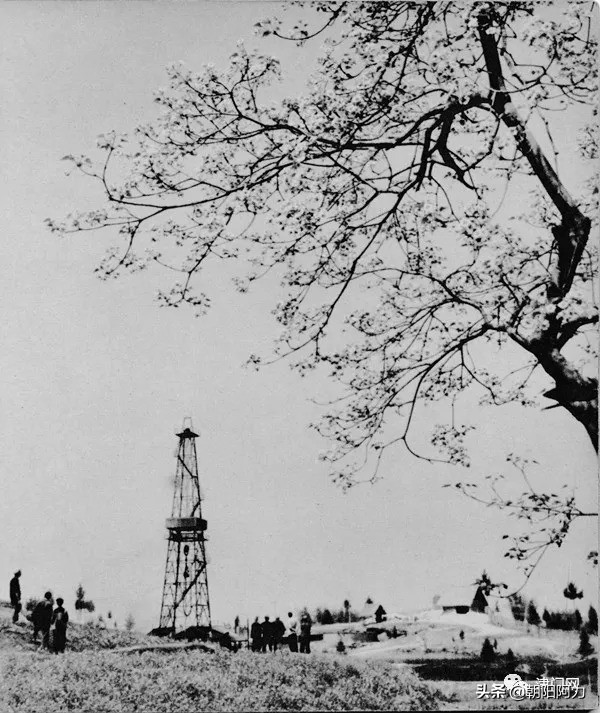 五十年代催人奮進的老照片：毛主席來到十三陵水庫參加義務勞動