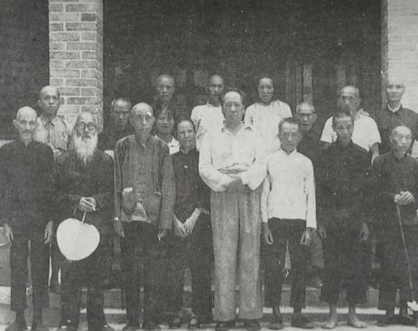 1959年毛主席回到韶山,會見親友時緊皺眉頭:怎麼沒請來毛碧珠? 1959年毛主席回到韶山,會見親友時緊皺眉頭:怎麼沒請來毛碧珠?