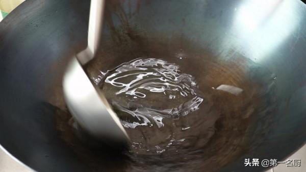 中秋來一道蒜蓉粉絲蒸扇貝，做法簡單又營養，端上桌家人搶著吃