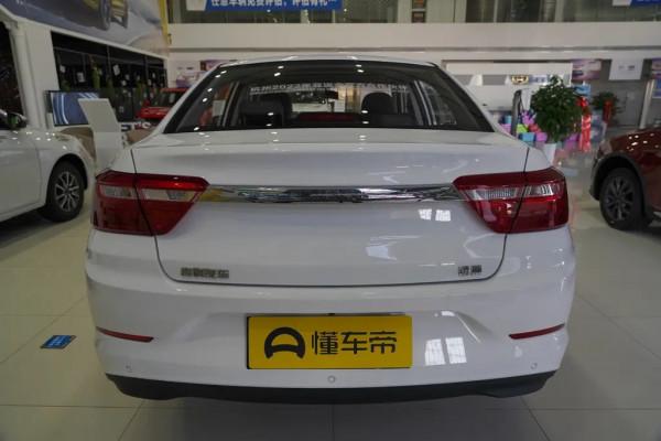 比亞迪秦對比吉利遠景！家用車如何選擇？