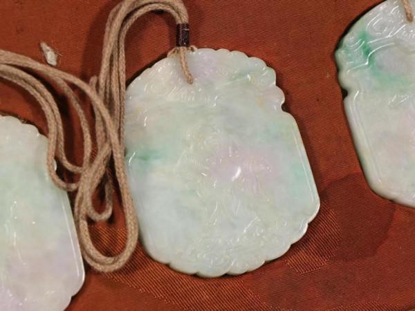 清 老翡翠八仙牌一套。規格：長5.5cm 寬4.55cm 單重37.3g