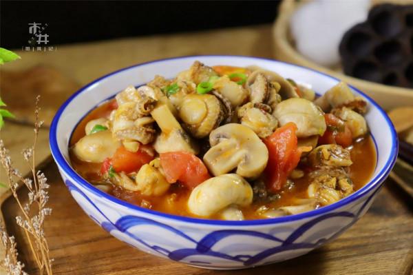 中秋佳節，家宴6菜2湯已備好，葷素搭配合理，好吃不浪費