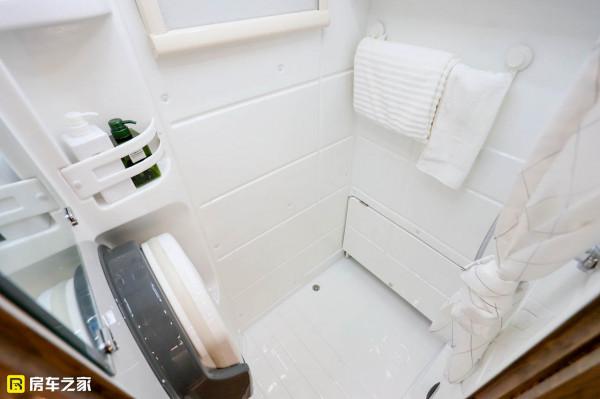 高顏值內飾夠時尚，雙拓展大空間更舒適，德興大熊座雙拓展2021款