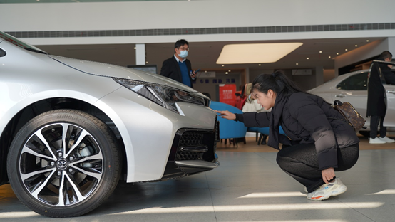 堂弟想買車，看中新上市的2022款雷凌運動版，落地15萬內很滿意