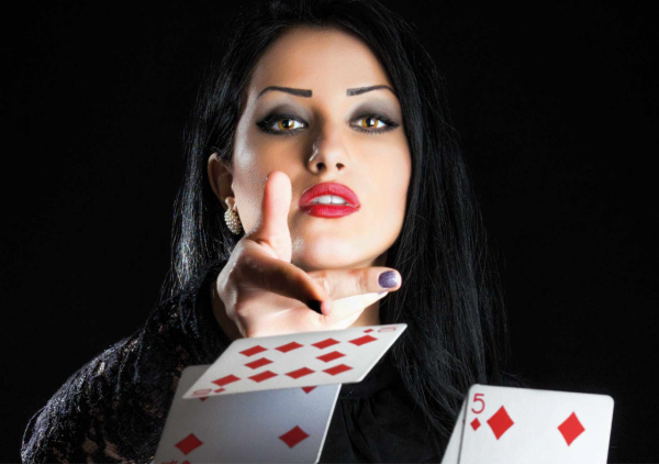 英國一項資料顯示:最近一年沉迷賭博的女性人數創下新高 英國一項資料顯示:最近一年沉迷賭博的女性人數創下新高