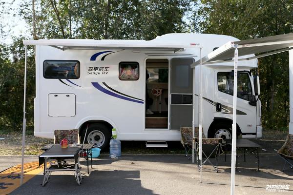 內飾格局表現優異 通艙設計的森宇躍進h500暢享版房車 內飾格局表現優異 通艙設計的森宇躍進h500暢享版房車