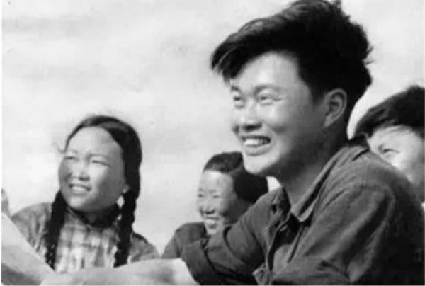 60年代，那名寧願放棄上北大也要回鄉務農的董加耕，如今怎樣了？