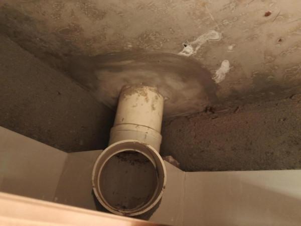 早年裝修衛生間的隱患驟然變成家裡不和諧的地雷