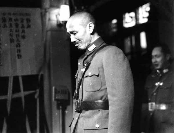 蔣介石總結抗戰的教訓，原來他什麼都知道，但就是管不了