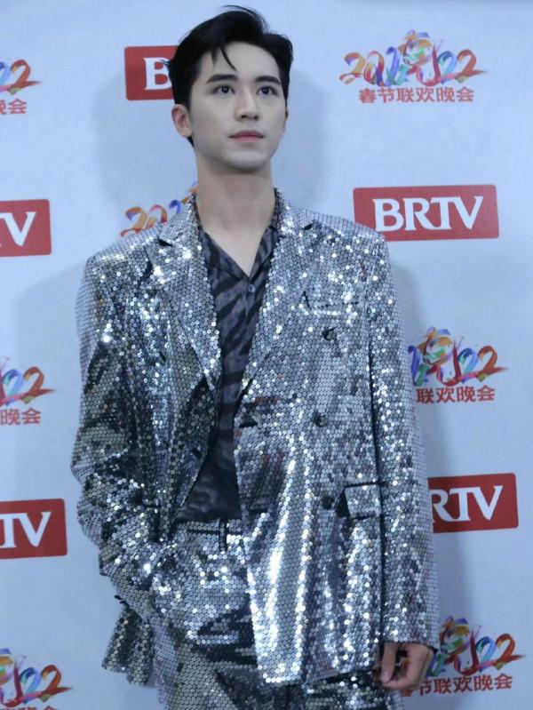 北京衛視春晚：明星陣容強大，生圖卻一言難盡，只有楊穎抗下鏡頭