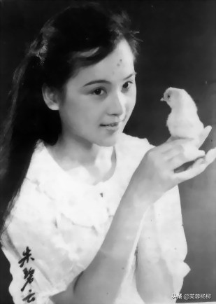 87《紅樓夢》她師從王文娟,裝憂鬱被識破,說陳曉旭就是這麼裝的 87《紅樓夢》她師從王文娟,裝憂鬱被識破,說陳曉旭就是這麼裝的