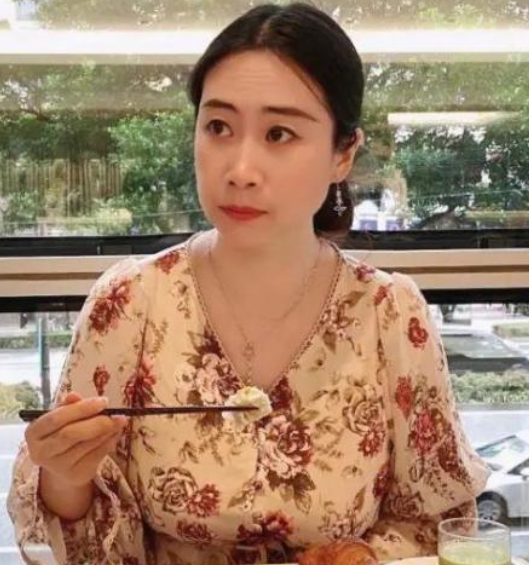 3大過氣網紅現狀：芙蓉姐姐身家上億，鳳姐淪落到給美國人修腳