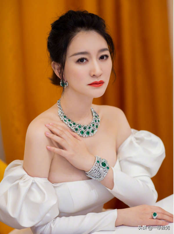 李小冉:用時間、經歷、成熟撐起“三體”丰韻之美 李小冉:用時間、經歷、成熟撐起“三體”丰韻之美