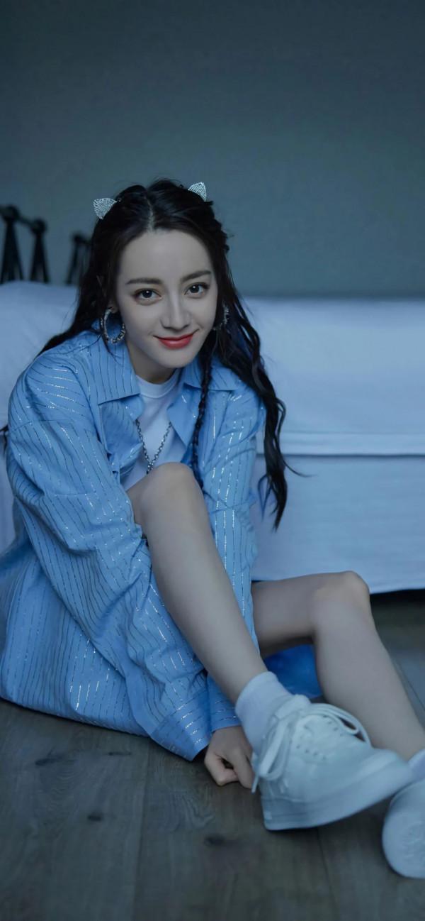 迪麗熱巴絕美桌布:面板好的像個瓷娃娃,每一幀都是靈動 迪麗熱巴絕美桌布:面板好的像個瓷娃娃,每一幀都是靈動