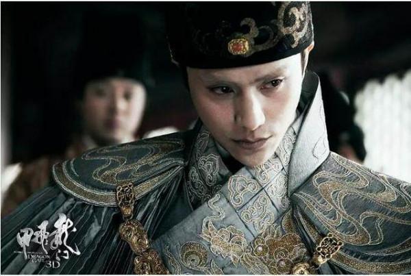 演技大爆發，這6位一人分飾多角出神入化，性格迥異讓人眼前一亮