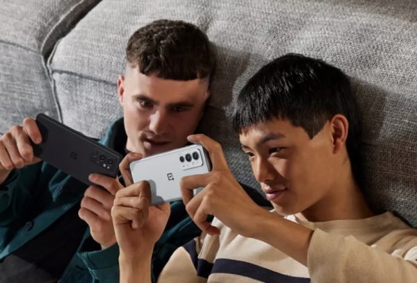 盤點目前“最好用”的3款手機，公認的價效比高，免得花冤枉錢