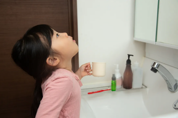 10個寶寶7個齲齒，刷不到這3個地方，天天刷也白費