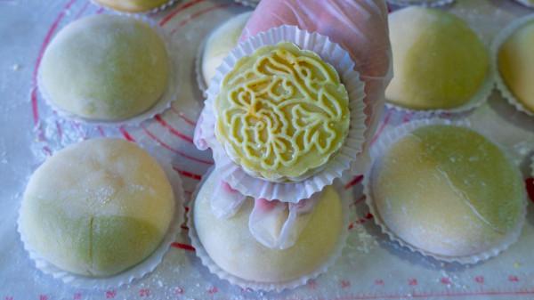 月餅最簡單的做法，不用烤箱，不用糖漿，軟軟糯糯，放3天也好吃