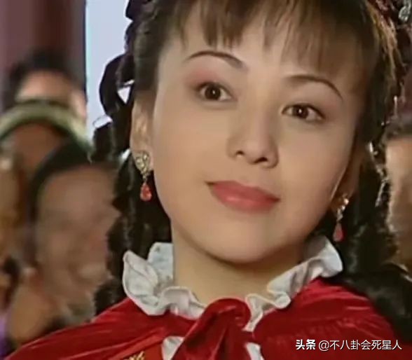 6位中年媽媽專業戶，長了有錢人的臉，個個氣質出眾，沒法演窮人