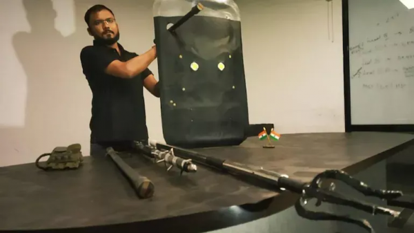 關公面前耍大刀！印度釋出多款“帶電”神器，妄想“報復”解放軍