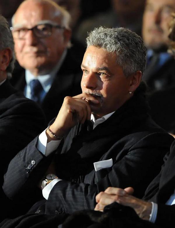 突然發現 越是沒有陽剛之氣的 踢球就越好呢