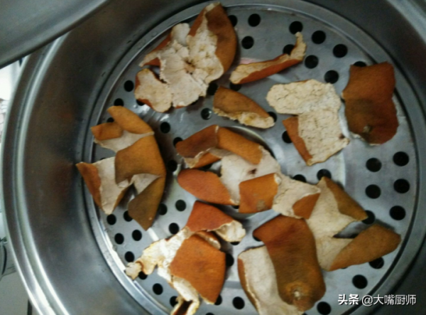 吃桔子別扔掉桔皮，蒸一蒸曬一曬，不用花錢好處還很多，建議收藏
