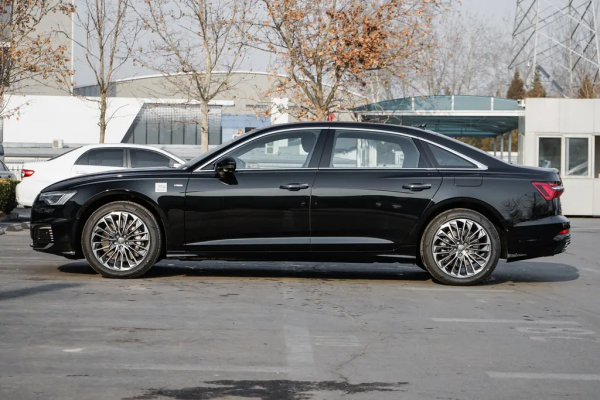 豪華行政大轎車，不限行，無購置稅，帶你看奧迪A6L PHEV