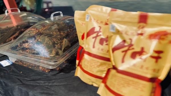 泰晤士小鎮辦起了集市