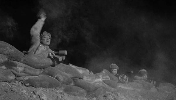 1958年,部隊領導去東北學習,看見糧倉管理員後哭喊：你居然還活著