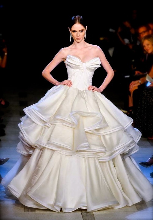 好萊塢女星最愛的設計師！紅毯之王仙女裙+銀河禮裙設計超耀眼