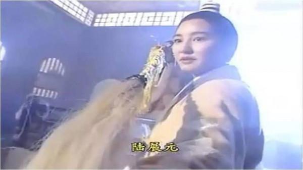 這屆紅毯熱鬧了!新仇舊愛齊聚,何穗槓上baby,鄧倫難忘金晨? 這屆紅毯熱鬧了!新仇舊愛齊聚,何穗槓上baby,鄧倫難忘金晨?