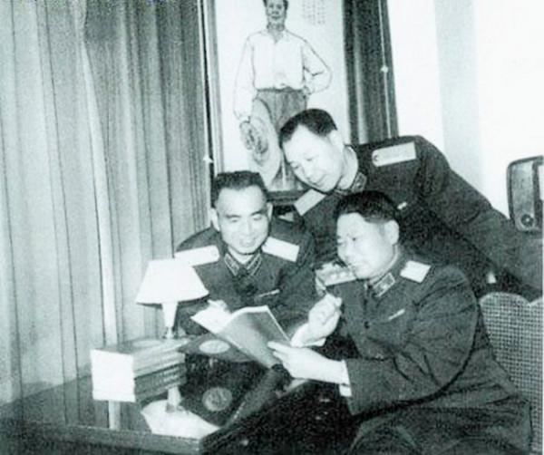 楊得志下連隊體驗生活，一次下意識的槍支拆解，差點暴露身份