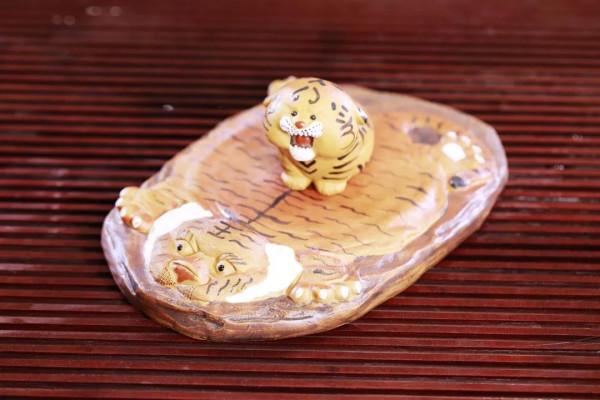 虎虎生威，逼真嗎？