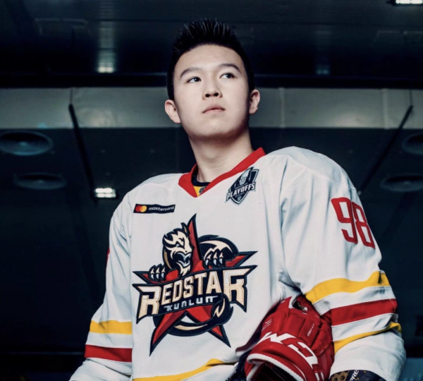 宋丹丹獨子再當爹，同父異母弟弟備戰冬奧會，英達偏心只愛小兒子